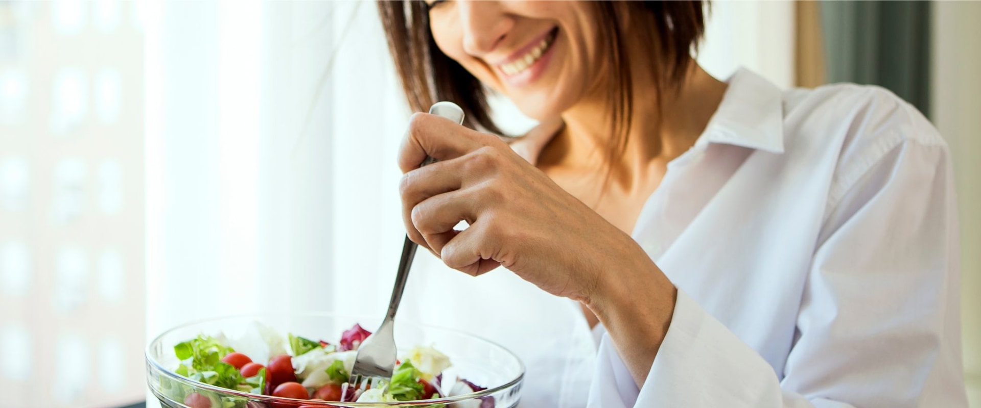 Paying attention to taste and texture: A Guide to Overcoming Food Cravings Through Healthy Snacking and Mindful Eating