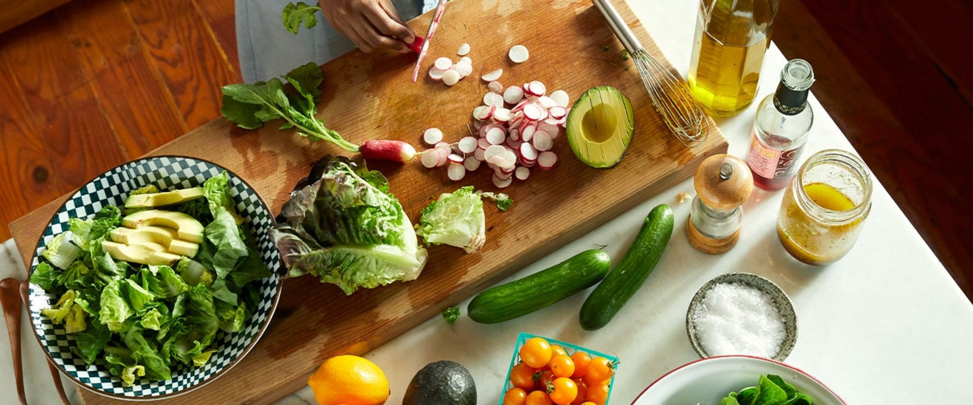 Understanding the Role of Healthy Fats in Overcoming Food Cravings