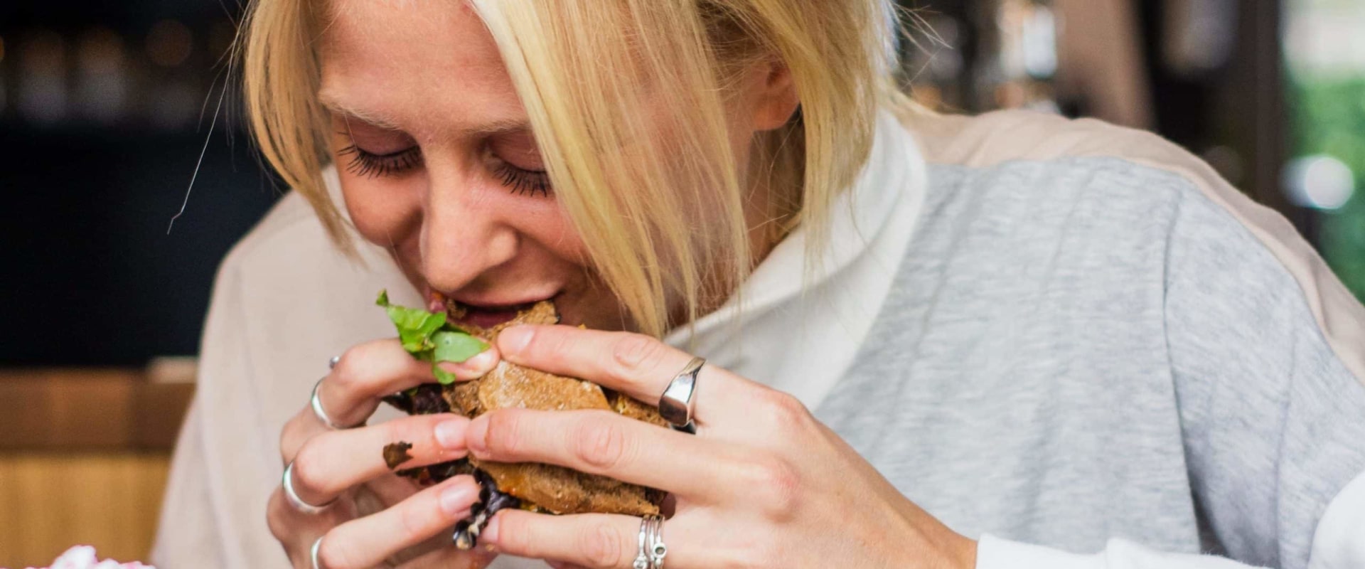 Recognizing the Difference Between Physical and Emotional Hunger: Understanding Food Cravings
