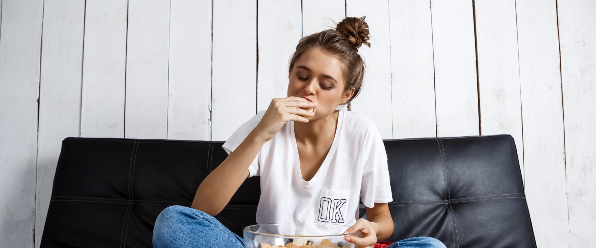 Savoring Each Bite: The Key to Overcoming Food Cravings and Nurturing Your Mind and Body
